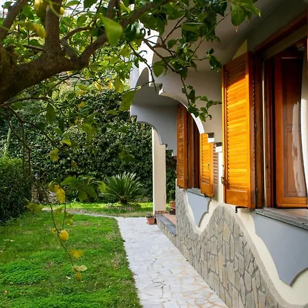 Villa Dei Fiori - Exclusive With Garden In Sorrento Coast
