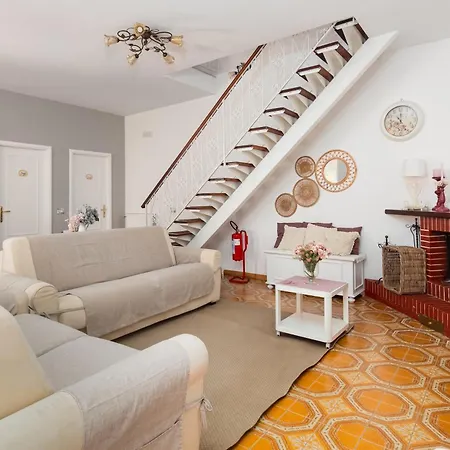 Villa Dei Fiori - Exclusive With Garden In Sorrento Coast Vico Equense
