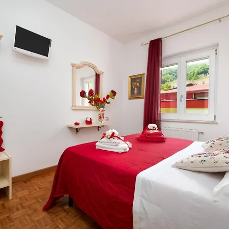 Villa Dei Fiori - Exclusive With Garden In Sorrento Coast Vico Equense